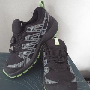 Salomon XA PRO V8 CSWP J Trail Running, Black/Black/Green Gecko, 1.5 US Unisex